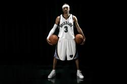 足球赛场焦点！澳大利亚队对阵巴西队，防守反击奏效，球队笑到最后